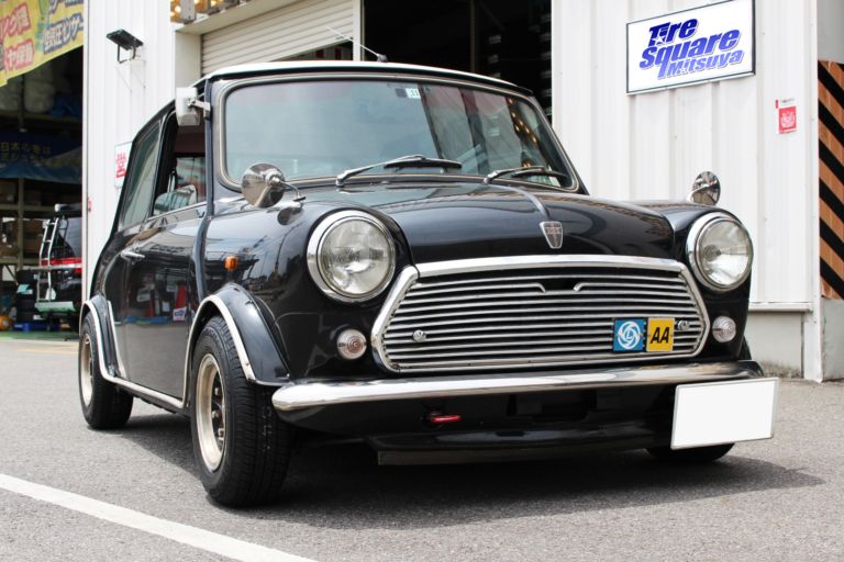 The featured image of クラシカルなお車 MINIのタイヤ交換